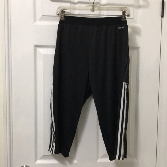 Adidas Aeroready Half Pant - Picture 5 of 9